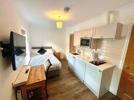 Bernadines, MK18 - Photo 1