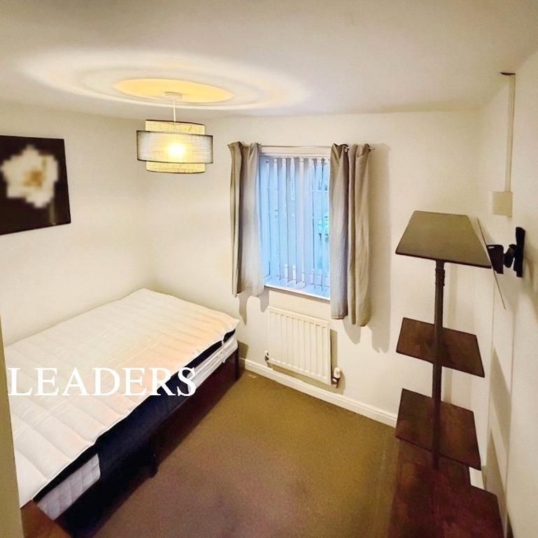 1 bedroom in a house share to rent - Photo 1