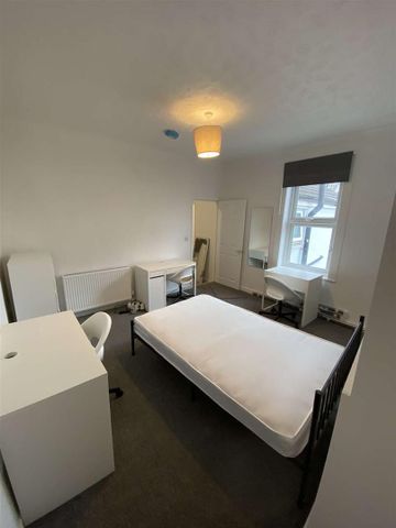 Brook Road, Fishponds - Photo 3