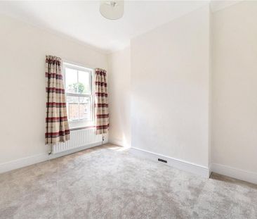 4 bedroom semi-detached house to rent - Photo 4