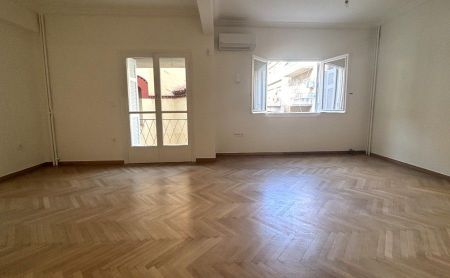 Διαμέρισμα για ενοικίαση Μουσείο (Εξάρχεια - Νεάπολη) - Φωτογραφία 2
