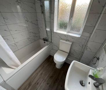 3 bedroom House To Let - Photo 6