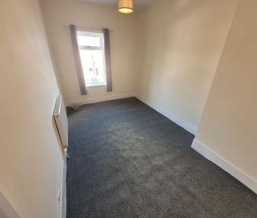 East Avenue, Leigh, WN7 - Photo 4