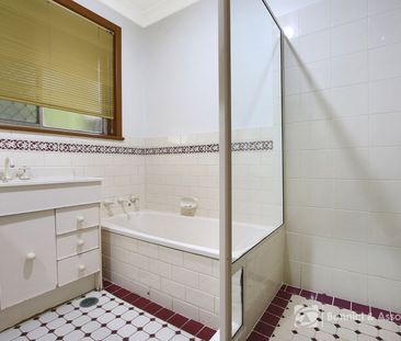 WELL PRESENTED HOME WITH SPACE AND CONVENIENCE - Photo 5