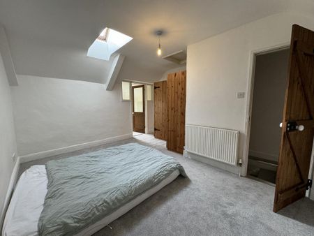 3 bedroom detached house to rent - Photo 2
