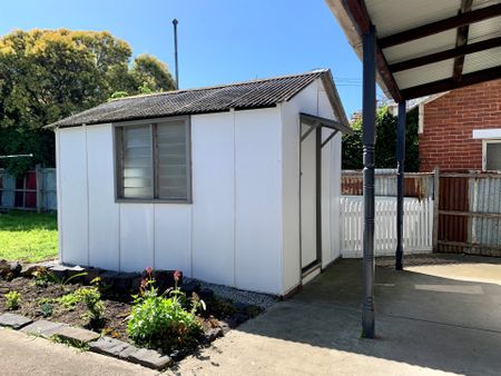 Come Live In The Heart Of Coburg - Spacious Family Living in a Prime Location - Photo 4