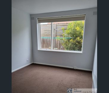 Ideally Located Flat - Photo 1