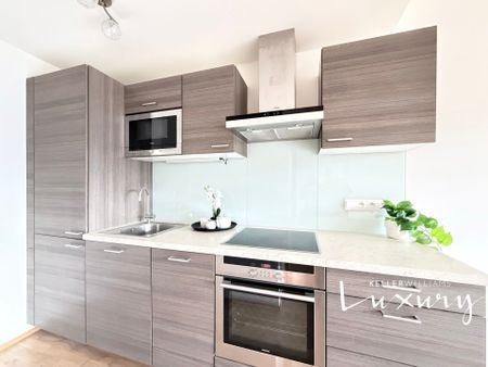 Pronájem bytu 1+kk a garsoniéry 38 m² - Photo 2