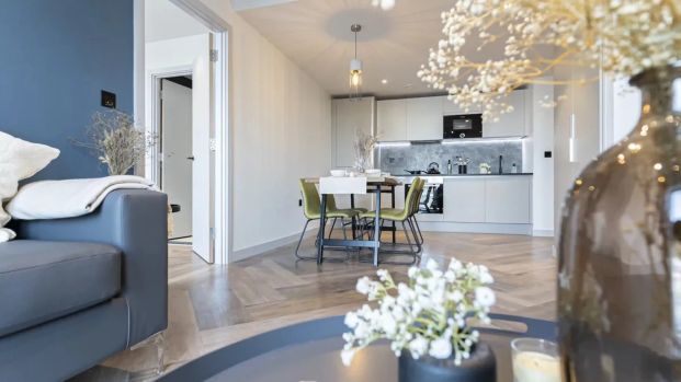 Large 3-Bedroom Apartment - Photo 1