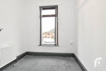 749 Crumlin Road, Belfast, BT14 7GF - Photo 4