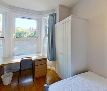 6 bedroom terraced house to rent - Photo 2