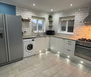 3 bedroom semi-detached house to rent - Photo 1