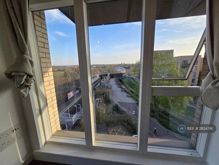 2 bedroom flat to rent - Photo 3