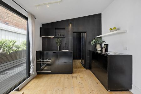 Victorian Soul Meets Refined Urban Living - Photo 5