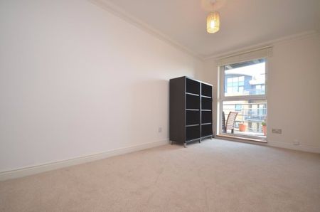 2 Bed Flat, Glaisher Street, SE8 - Photo 2