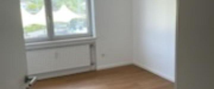 Betzdorf, Fußgängerzone, helle 3-ZKB Wohnung, ohne Balkon, mit Aufzug im Haus, nur an Selbstzahler. - Foto 1