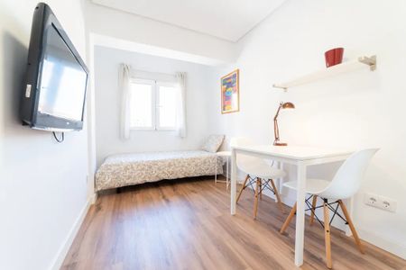 Carrer Alcàsser, Valencia, Valencian Community 46014 - Photo 4