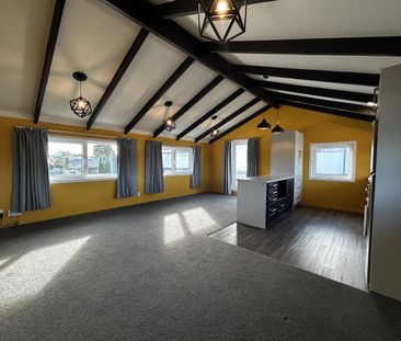 Modern two bedroom townhouse in Linwood! - Photo 2