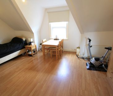 Studio Flat, Heathfield Road, CR0 - Photo 2