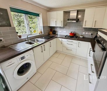 2 bedroom semi-detached house to rent - Photo 6