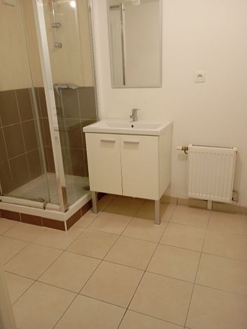 Location Appartement 3 pièces 67m² - Photo 4