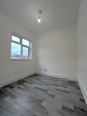 4 bedroom flat to rent - Photo 4