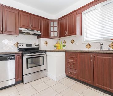 For Lease - 55 Bridgenorth Crescent, Toronto, Ontario - Photo 3