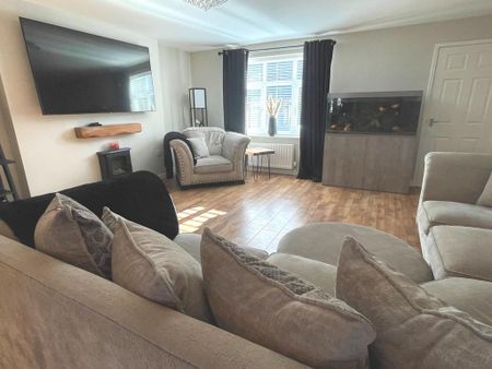 3 bedroom terraced house to rent - Photo 3