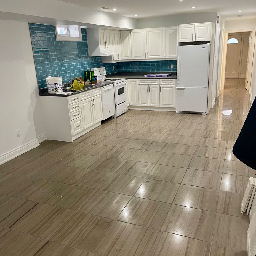 For Lease - 76 Oxford Street Unit# Basement, Toronto, Ontario - Photo 1