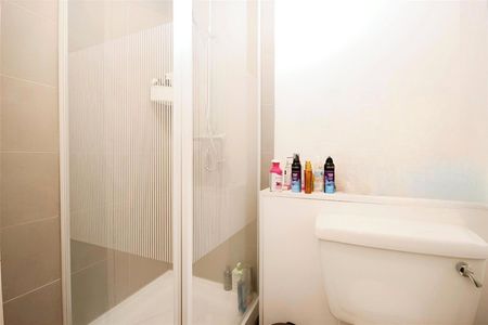 Guildford Park Avenue, Guildford, Surrey, GU2 7NN - Photo 5