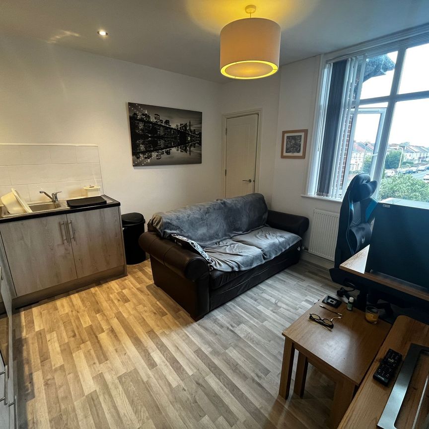 Middlecroft Lane, Gosport - Photo 1