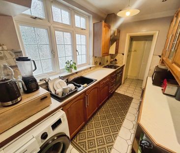 4 bedroom House To Let - Photo 4