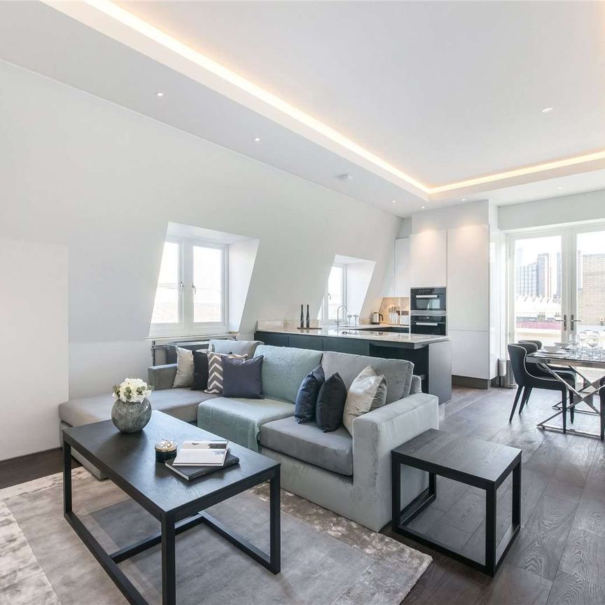 Beautiful penthouse apartment with large private terrace, ideally located for access to the Southbank. 2 bedrooms, 2 bathrooms - beautifully furnished and presented in immaculate condition. - Photo 1