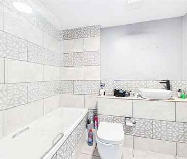 Coombe Way, Farnborough, Hampshire, GU14 - Photo 1