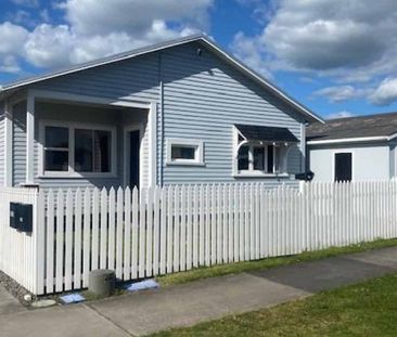 3 BEDROOM (PLUS SMALL OFFICE), 1 BATHROOM FAMILY HOME IN A GREAT LO... - Photo 1