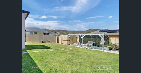 Renovated Family Home with Modern Finishes & Secure Yard - Photo 5