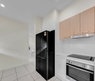 Modern Living in the Hearth of Mango Hill - Photo 3