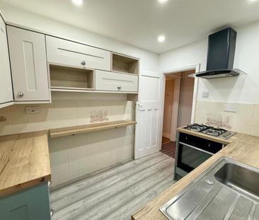 Sexton Avenue, Bedford - Photo 2