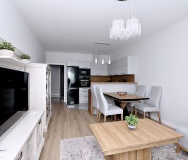 Nowe,umeblowane 2 pokoje 53m2 z balkonem i garażem - Zdjęcie 2