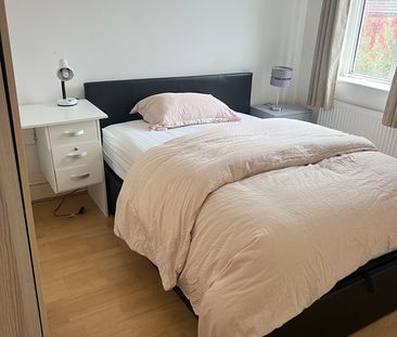 Room in a Shared House, Chippendale Street, E5 - Photo 3