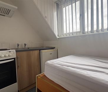 To Let - Photo 6