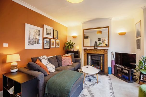 2 Bed Flat, Adys Road, SE15 - Photo 1