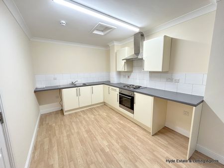 Flat 7, 21 The Rock, Bury, BL9 0JP - Photo 3