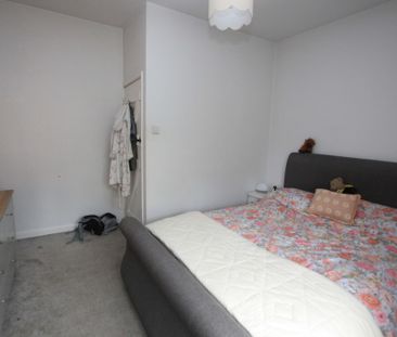 2 Bedroom Cottage, Gresford, Wrexham - Photo 2