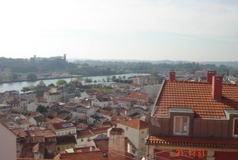 Quartos com wc privativo junto ao Polo 1