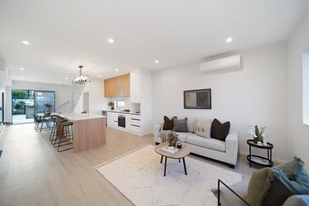 Nice and New in Opaheke - Photo 4