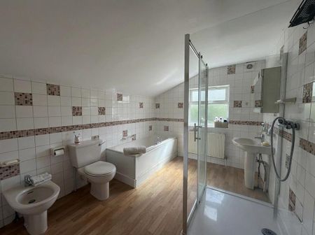 3 bedroom terraced house to rent - Photo 3