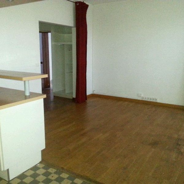 Appartement 3 pièces 62m2 MARSEILLE 2EME 958 euros - Photo 1