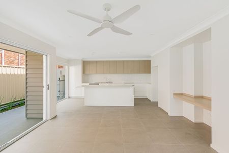 BRAND NEW TOWNHOUSE 7 MINUTES FROM THE BEACH - Photo 4