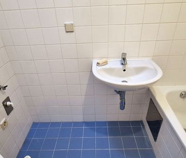 Tolle 2 Zimmer DG-Wohnung in Ruhelage inkl. Nutzung Gemeinschaftste... - Photo 1